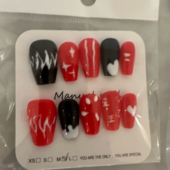 Assorted Press-On Nail Set - Picture 11 of 16